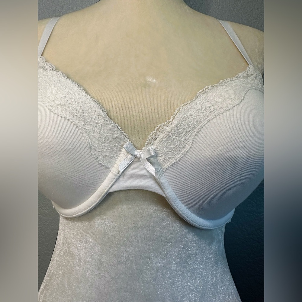 Ambrielle White Lace Bra - Picture 9 of 9